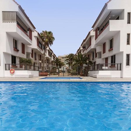Homeforguest New Modern Apartment With Pool 아로나 외부 사진