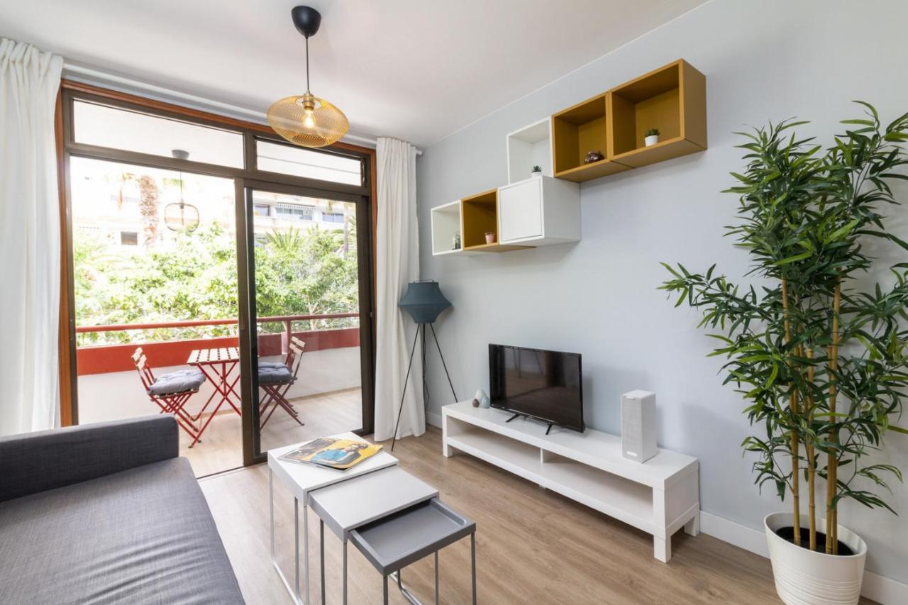 Homeforguest New Modern Apartment With Pool 아로나 외부 사진