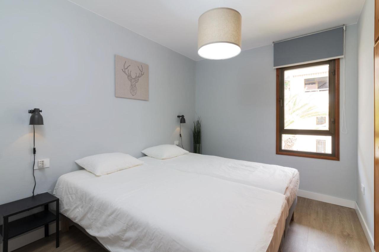 Homeforguest New Modern Apartment With Pool 아로나 외부 사진
